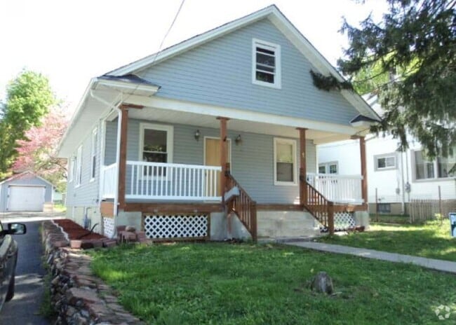 Building Photo - 12 Hillside Ave Rental