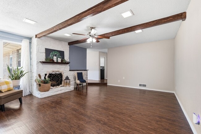 4BR/2.0BA Single Family - Dallas