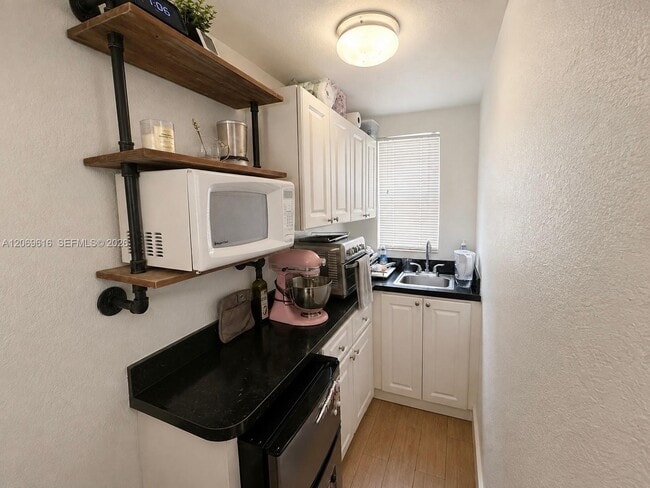 Photo - 1222 Pizarro St Unit 2