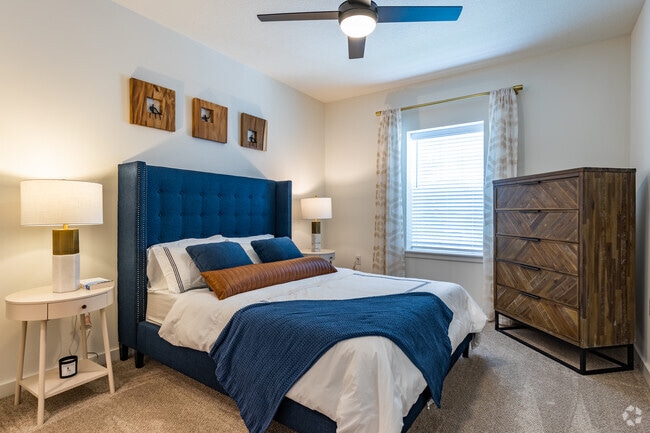 2 BR, 2 BA - 1,176SF