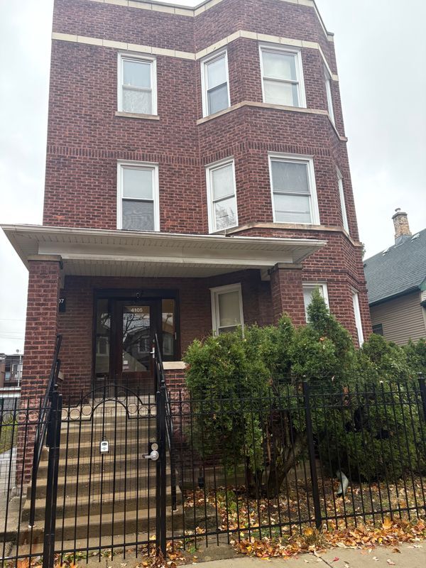 Building Photo - 4107 N Bernard St Unit 3R