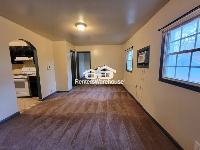 Photo - 1056 Regent St SW