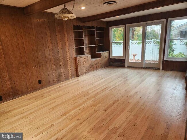 Photo - 125 Lakedale Dr
