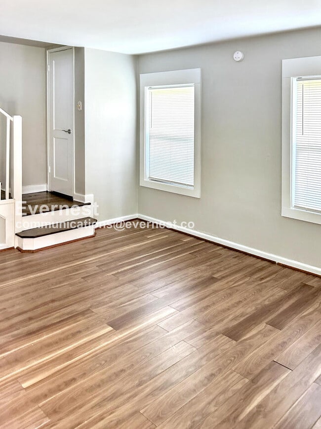 Photo - 1761 Valley Ave