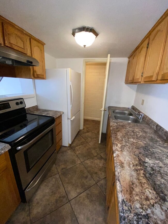 Photo - 3 Bedroom 1 Bathroom in Hallcraft Villas