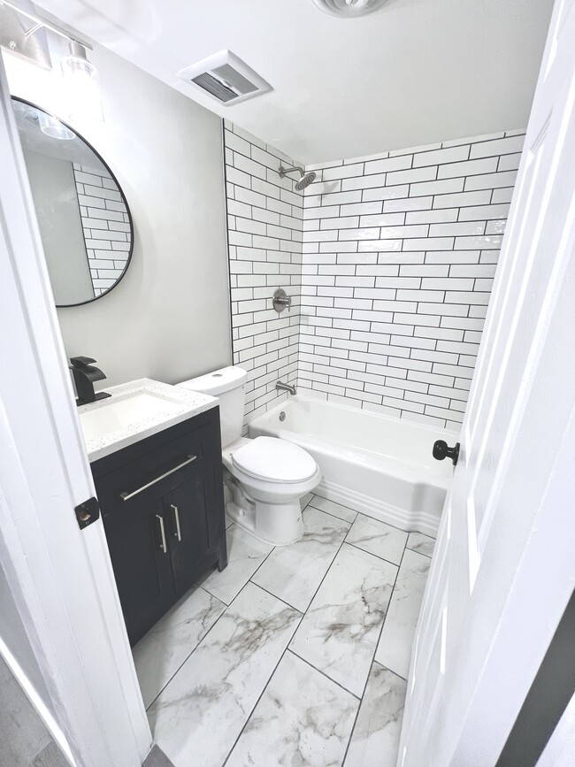 Photo - Oakwood Apartments