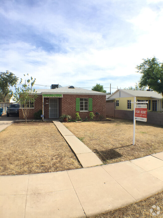 Building Photo - 1523 E Cambridge Ave Rental