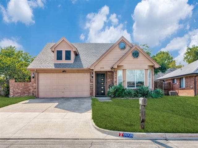 Building Photo - 6008 Meadowdale Rd