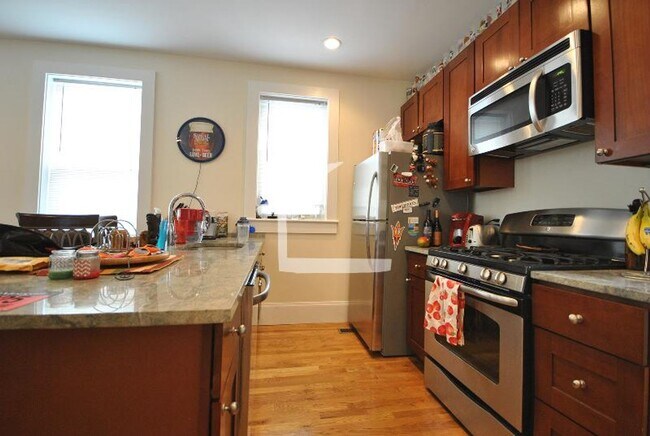 6 Larose Pl