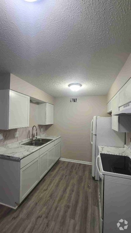 Building Photo - 1714 Autumn Dr Unit Apt 3