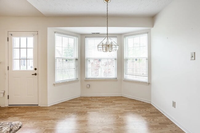 Photo - 1911 E Maple Park Dr