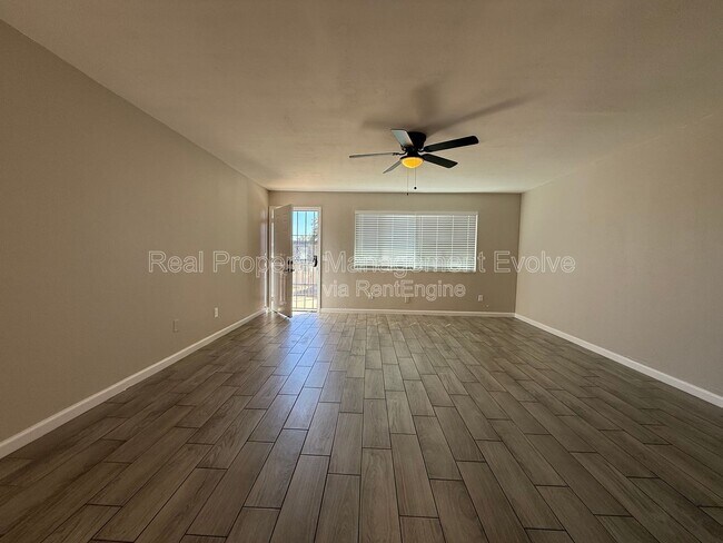 Photo - 3302 W Loma Ln Unit 3