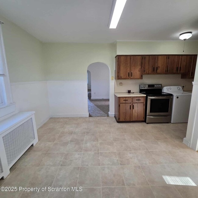 Photo - 1413 Sanderson Ave