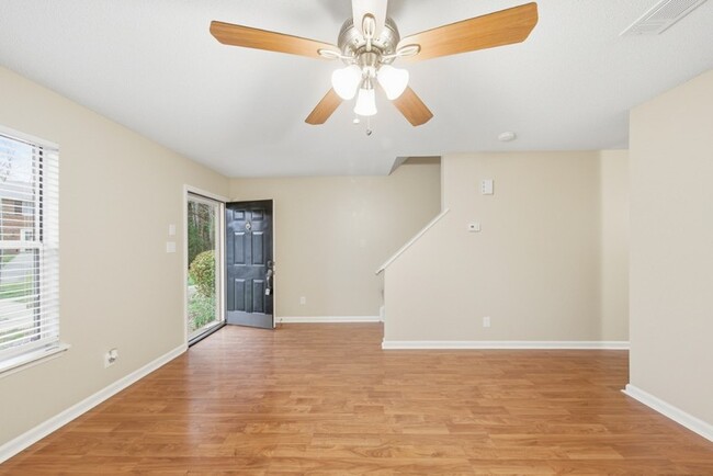 Photo - 10 Hartford Ct