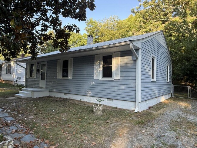 Photo - 2004 Edgewood Dr