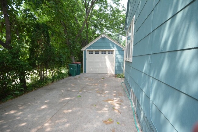 Photo - Beautiful 4 Bedroom With Modern and Unique...