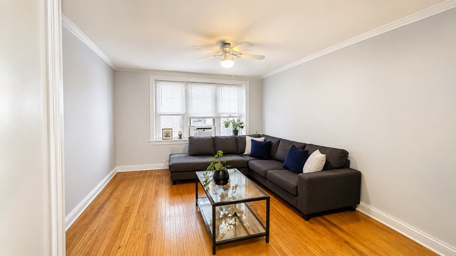 Photo - 2332 W Addison St Unit J2
