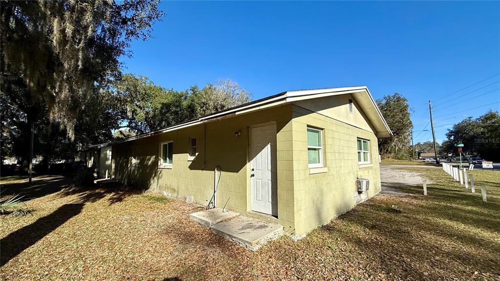 Photo - 400 Peters St