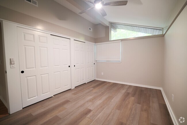 Building Photo - Charming 3 Bedroom with New Renovations! Rental