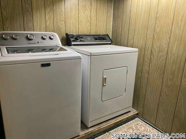 Photo - 144 W Adams St