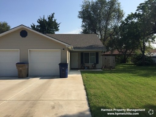 Building Photo - 3 Bed 2 Bath Duplex Unit Near 21st & Amidon Rental