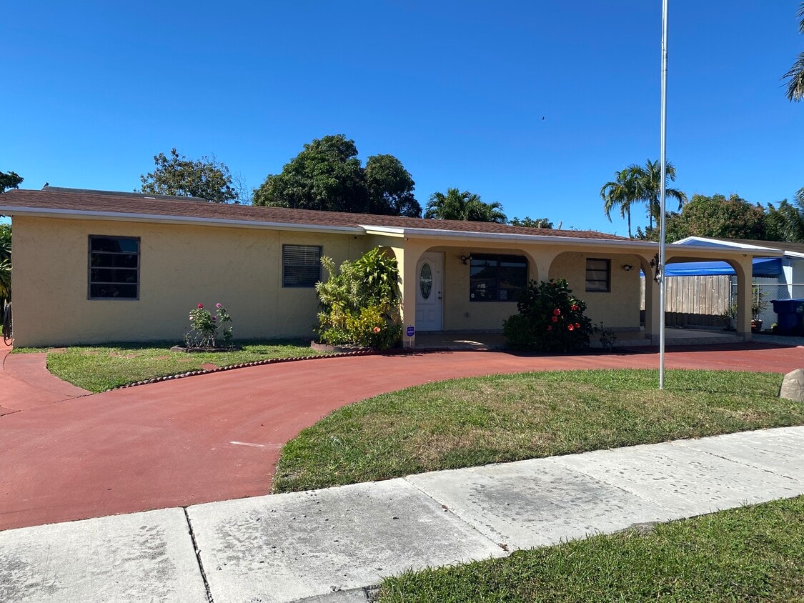 Photo - 19710 NW 51st Ave (Miami Gardens, FL)
