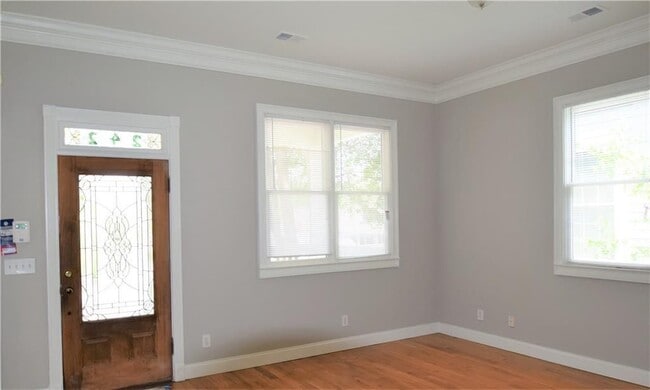 Photo - 242 Dodd Ave SW