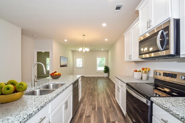 Photo - 2027 Silo St