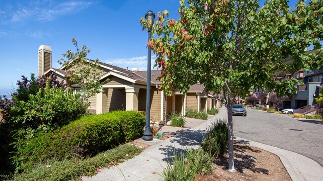Photo - 6491 Bayview Dr
