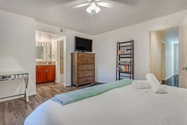 Photo - 3843 Riviera Dr