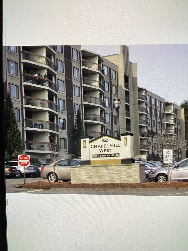 Building Photo - 1550 Worcester Rd Unit Condo