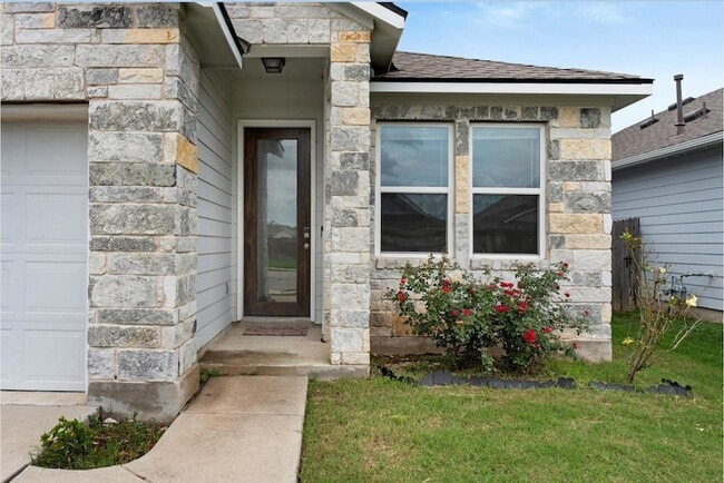 Photo - 420 Winding Hollow Ln