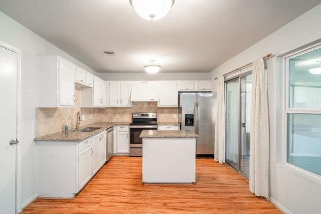 Photo - 3006 Whetrock Ln