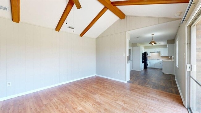 Photo - 302 Laurel St