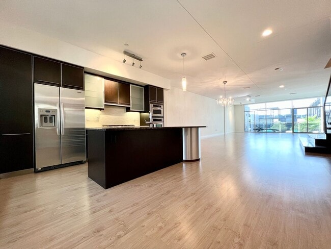Photo - MOVE IN SPECIAL!!! FIRST MONTH FREE!!! LUX...