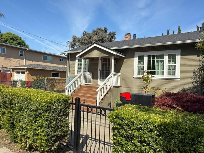 Photo - 102 Poplar Ave
