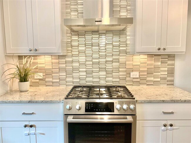 Photo - 4012 Manifest Ln