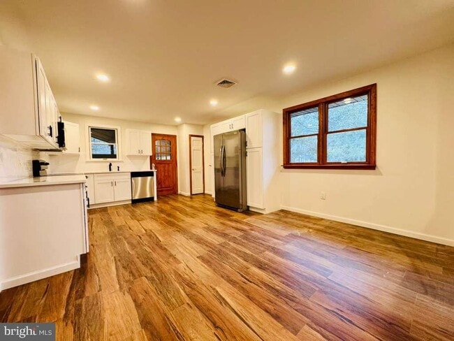 Photo - 305 Kresson Rd