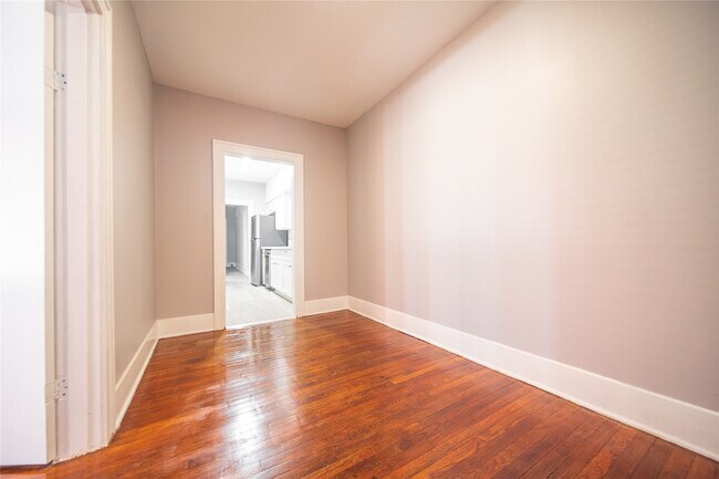 Photo - 1818 Calumet St