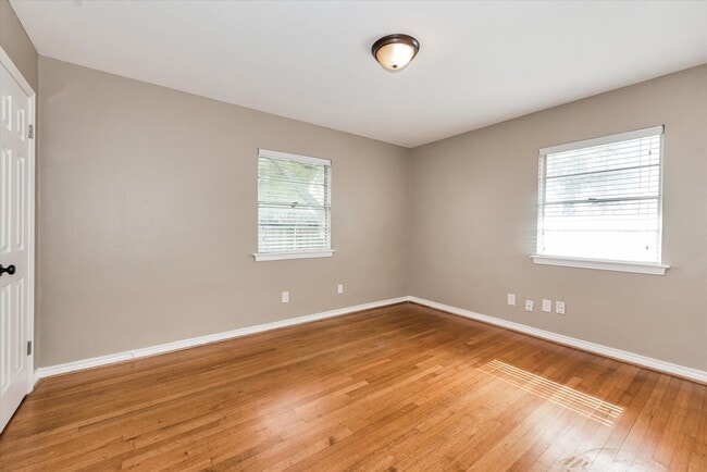Photo - 5321 Pagewood Ln