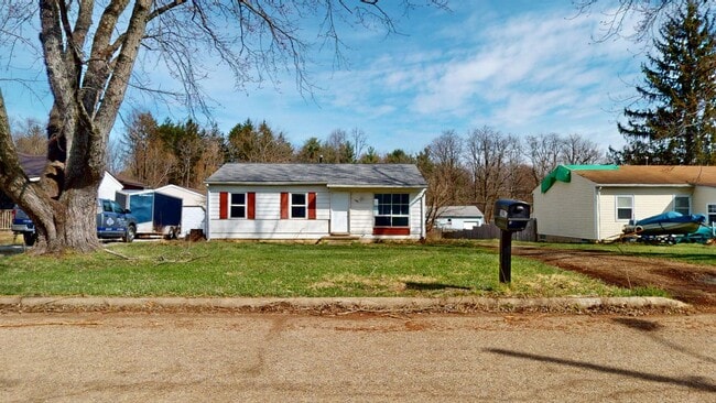 Building Photo - Madison Schools, 3 Bedroom Ranch!