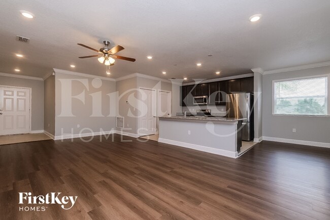 Photo - 6177 Kinlock Ave