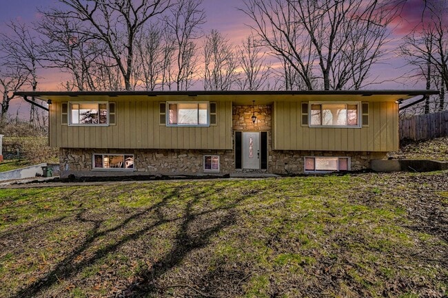 Building Photo - 2613 Rhapsody Dr