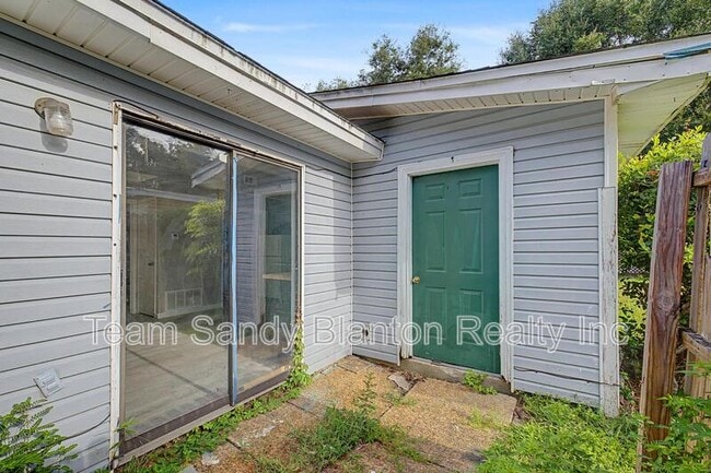 Photo - 8210 Kipling St