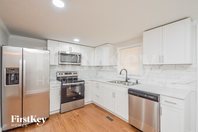 Photo - 4687 Clemmons Dr