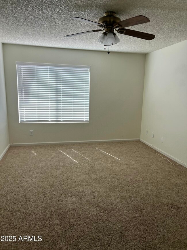 Photo - 925 N College Ave Unidad E217