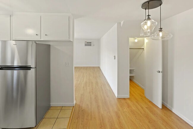 17 E Milton Rd