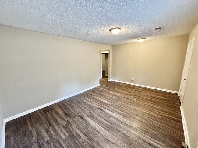 Photo - 1761 Winston Dr