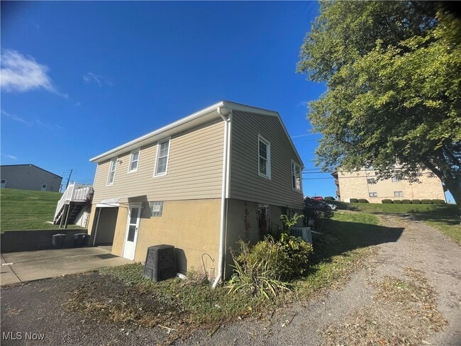 Photo - 415 Old Colliers Way