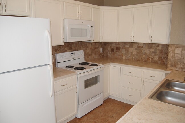 Photo - 3/2/2 - Available Now - Under $1300
